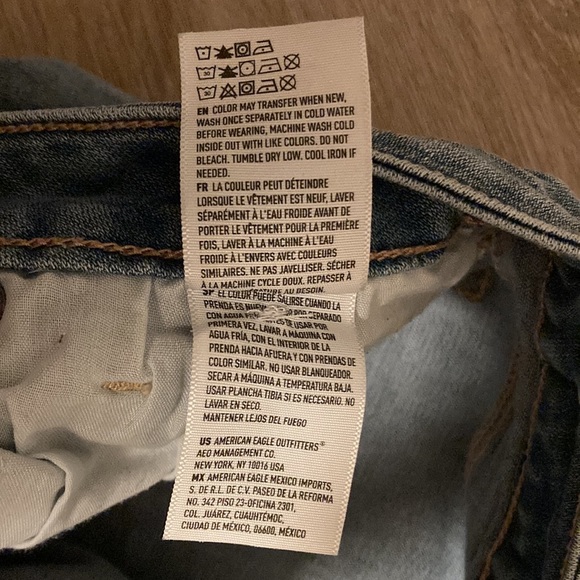American Eagle Super Stretch X size 8 short light wash. - Picture 6 of 7